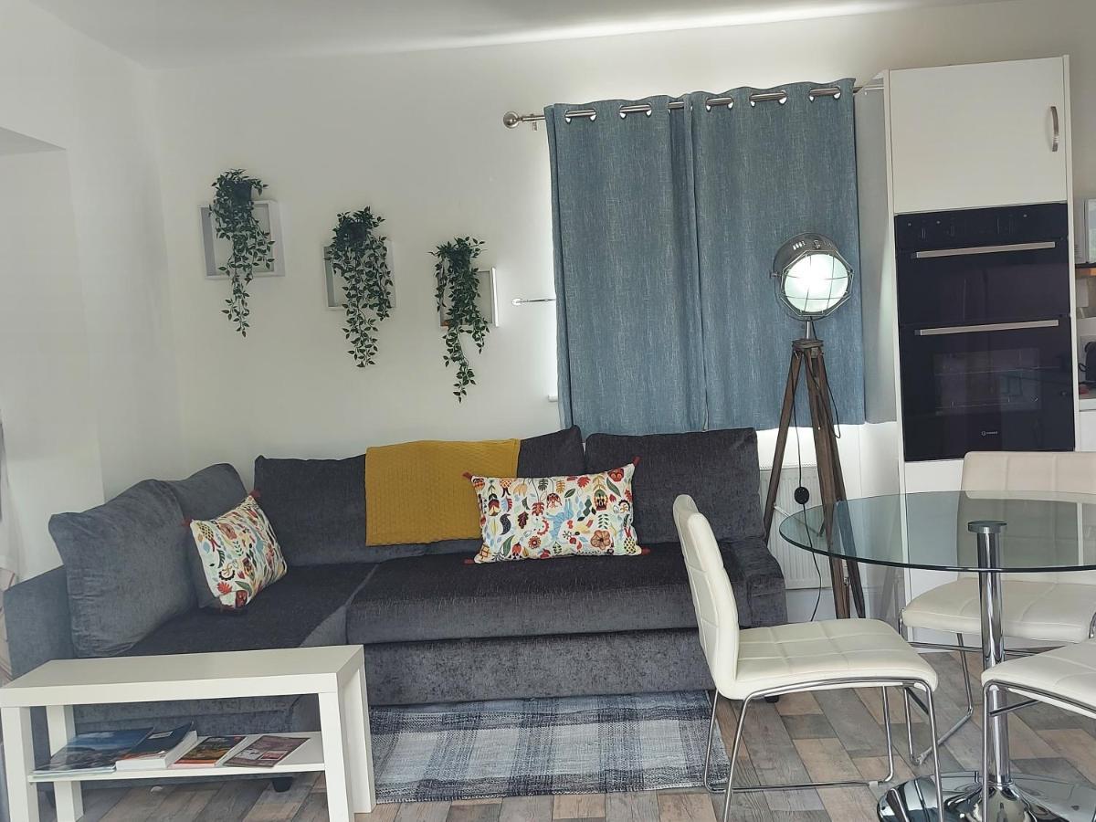 Bunlin Heights Self Catering Studio Milford Exterior foto